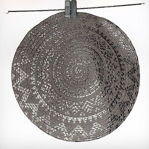 CATHERINE Malandrino Gray Silver Printed Round Placemat 2 Pairs